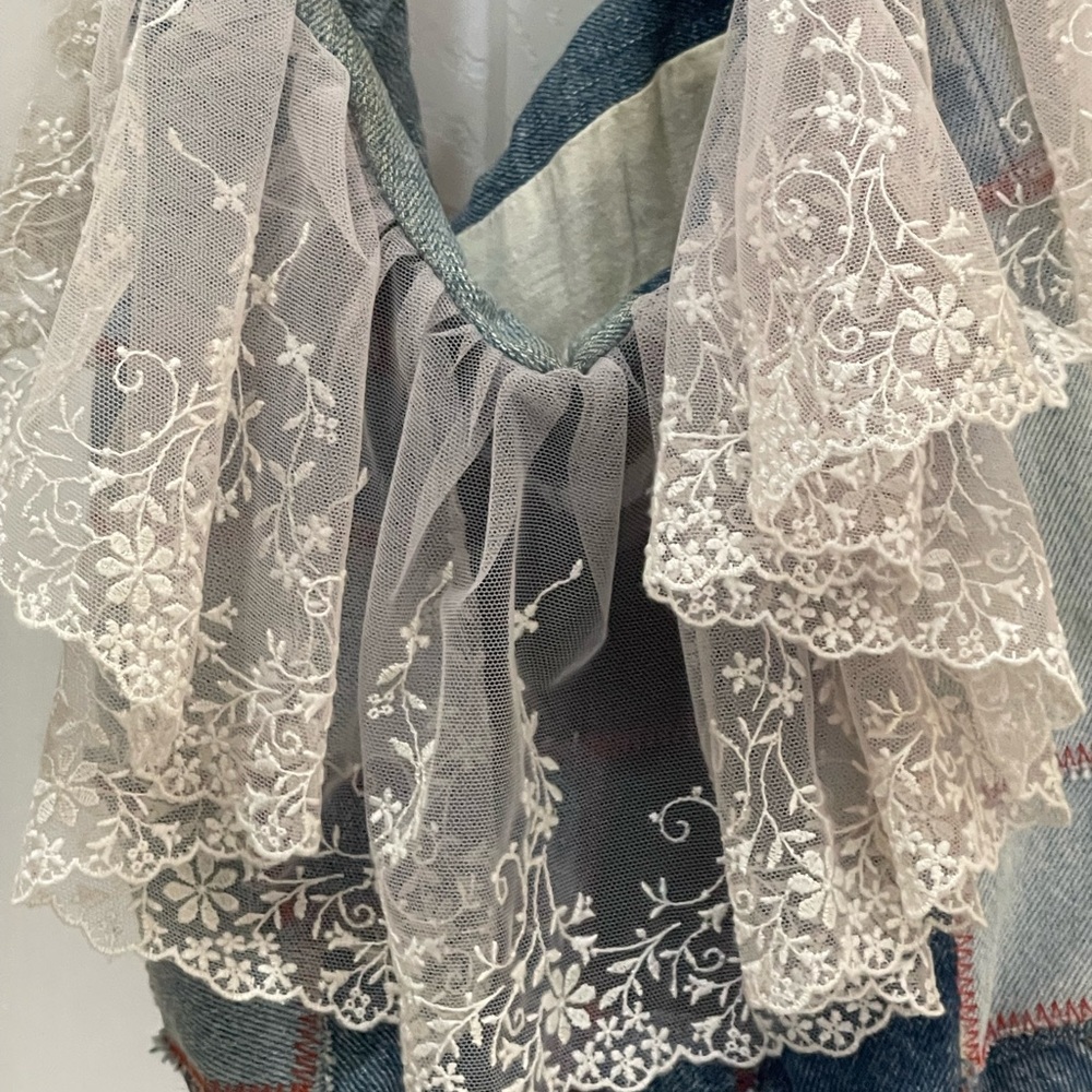 Shoulder bag denim patchwork 
With Lace accent